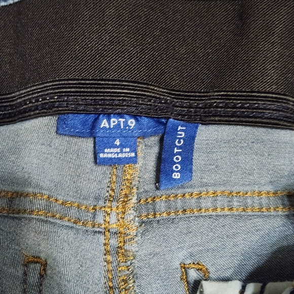 Apt. 9 Women's Straight Leg Blue Jeans - Picture 3 of 7